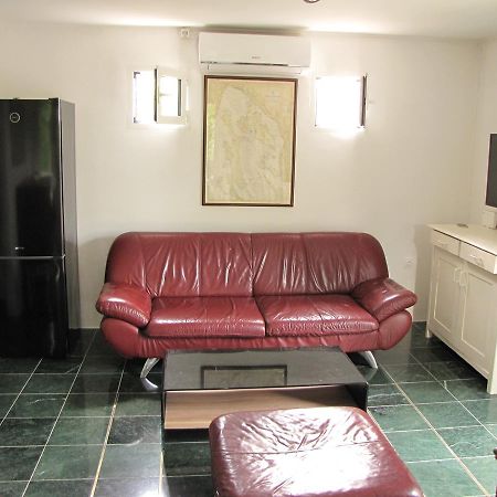 Holiday Home Momcilovic مالينسكا المظهر الخارجي الصورة
