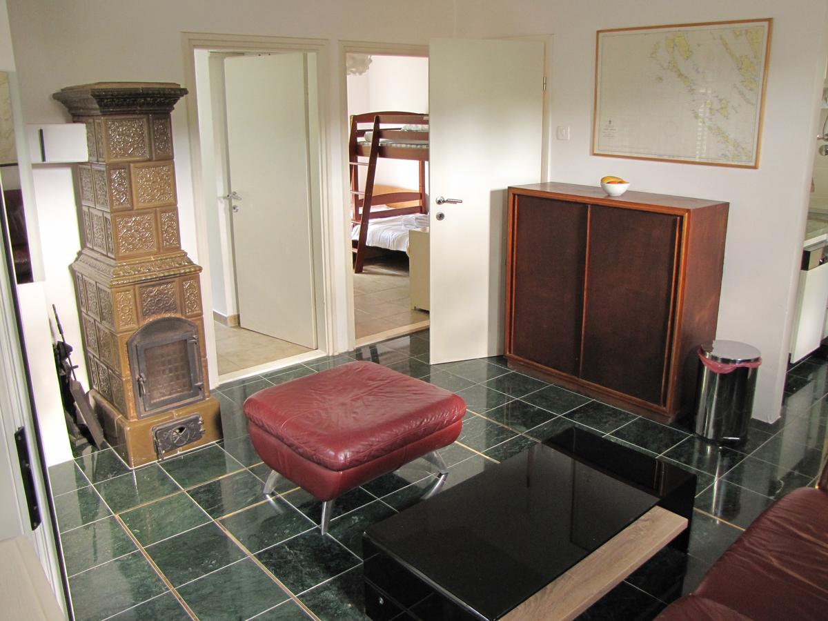 Holiday Home Momcilovic مالينسكا المظهر الخارجي الصورة